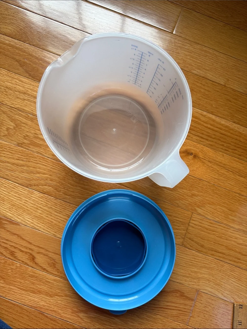 Vintage Plastic Measuring Pitcher with Blue Lid Graduated Mixing Pitcher Retro